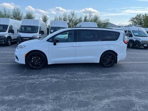 2026 Chrysler Pacifica Limited