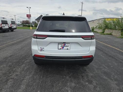 2024 Jeep Grand Cherokee Laredo