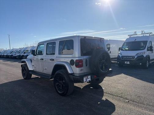 2022 Jeep Wrangler Unlimited Sahara Altitude