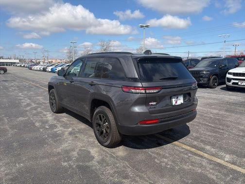 Metallic 2025 Jeep Grand Cherokee Laredo