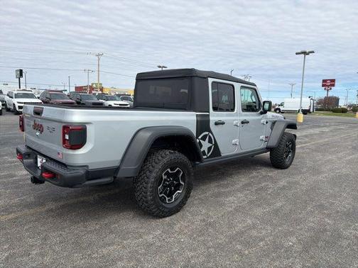 Silver Zynith Clearcoat 2022 Jeep Gladiator Rubicon