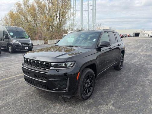 Diamond Black 2026 Jeep Grand Cherokee Laredo