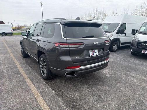 Metallic 2022 Jeep Grand Cherokee L Overland