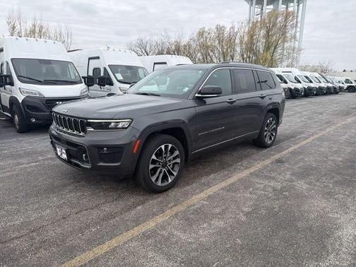 Metallic 2022 Jeep Grand Cherokee L Overland