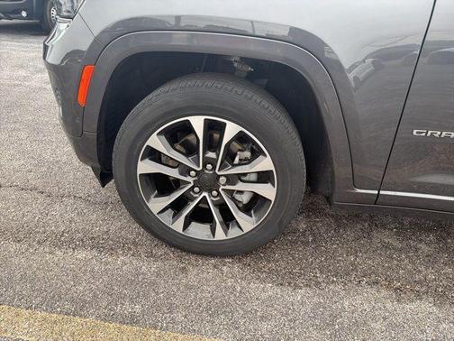 Metallic 2022 Jeep Grand Cherokee L Overland
