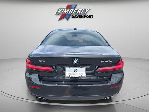 Black Sapphire Metallic 2021 BMW 530e 530e xDrive