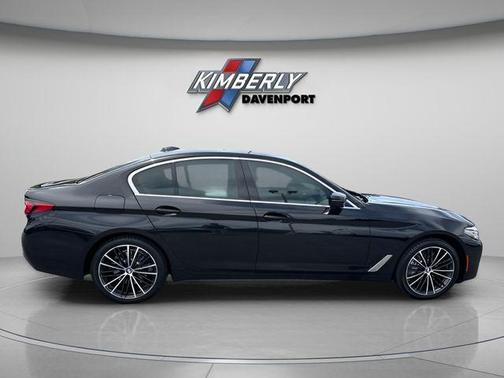 Black Sapphire Metallic 2021 BMW 530e 530e xDrive