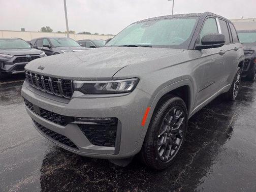 Sting Gray Clearcoat 2027 Jeep Grand Cherokee Summit