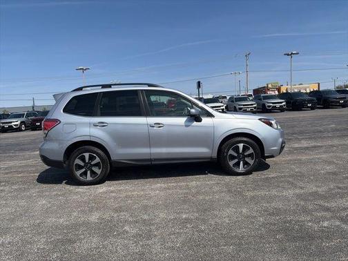 Ice Silver Metallic 2017 Subaru Forester 2.5i Limited