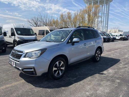 Ice Silver Metallic 2017 Subaru Forester 2.5i Limited