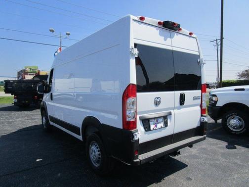 Bright White Clearcoat 2024 RAM ProMaster 2500 High Roof