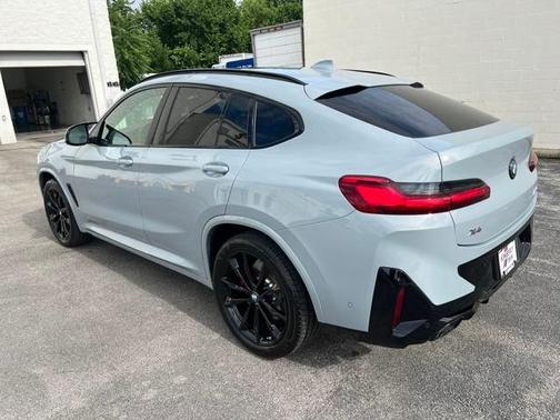 2023 BMW X4 M40i