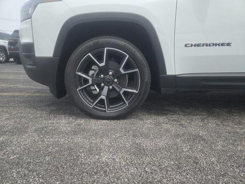 Bright White Clearcoat 2026 Jeep Cherokee Overland