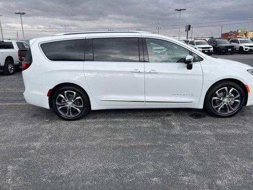 2026 Chrysler Pacifica Pinnacle
