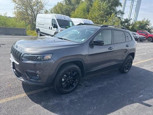 2023 Jeep Cherokee Altitude Lux