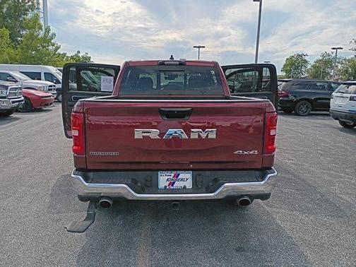 Delmonico Red Pearlcoat 2025 RAM 1500 Big Horn/Lone Star