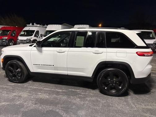 2024 Jeep Grand Cherokee Laredo