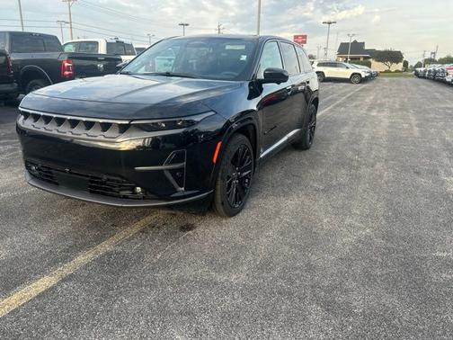 Diamond Black Crystal Pearlcoat 2024 Jeep Wagoneer S Launch Edition