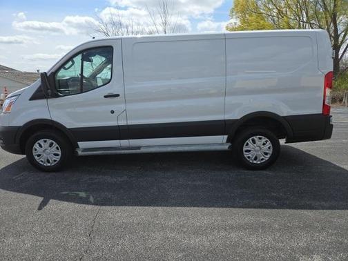 2022 Ford Transit-250 Base