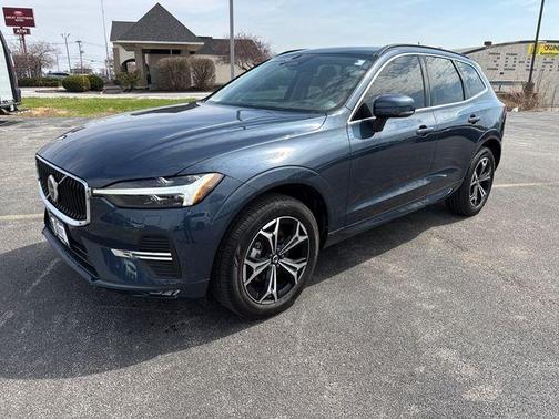 Denim Blue Metallic 2022 Volvo XC60 B5 Momentum