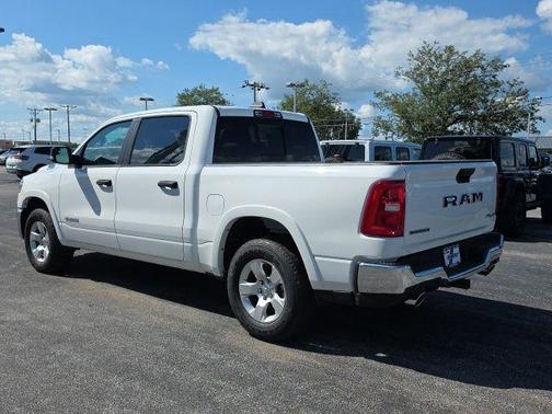 Bright White Clearcoat 2026 RAM 1500 Big Horn/Lone Star