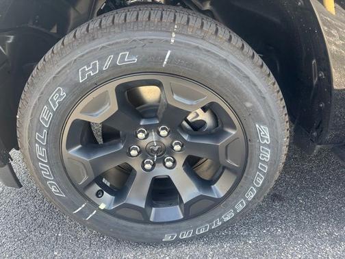 Diamond Black Crystal Pearlcoat 2026 RAM 1500 Big Horn