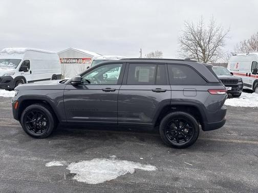 2024 Jeep Grand Cherokee Laredo