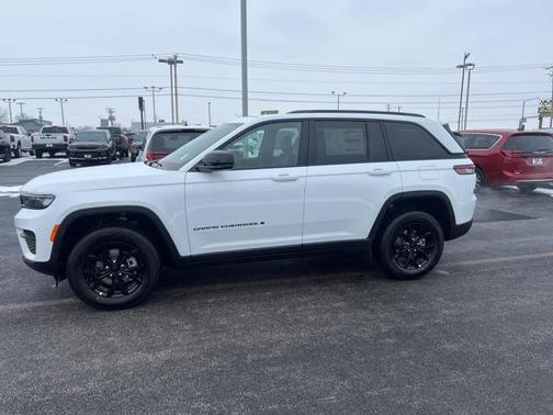 2025 Jeep Grand Cherokee Laredo