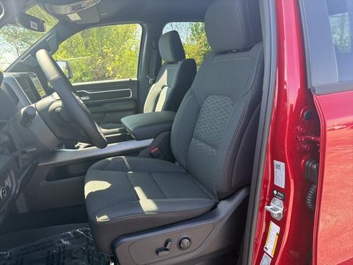 Molten Red Pearlcoat 2026 RAM 1500 Big Horn