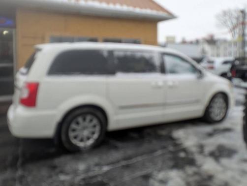 2013 Chrysler Town & Country Touring