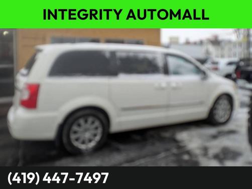 2013 Chrysler Town & Country Touring