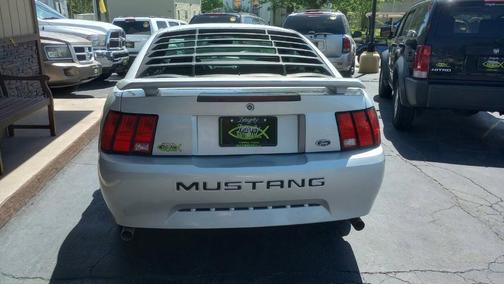 2003 Ford Mustang Deluxe