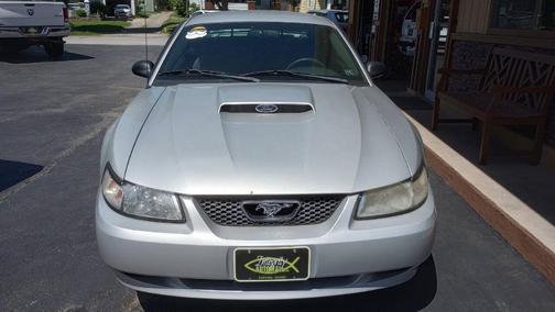 2003 Ford Mustang Deluxe