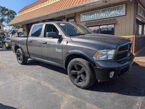 2015 RAM 1500 SLT