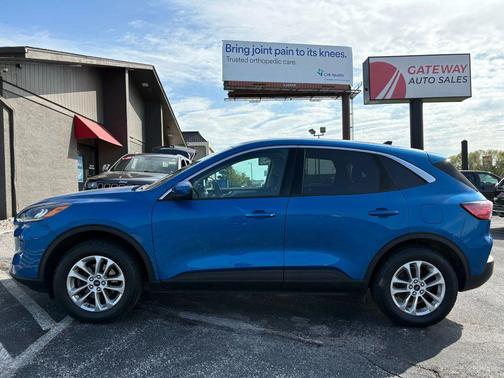 2020 Ford Escape SE
