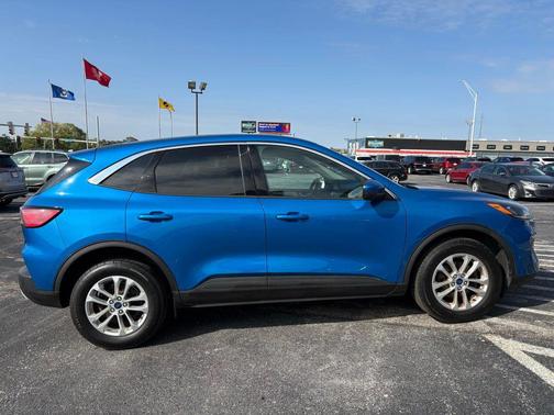 2020 Ford Escape SE