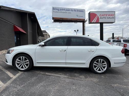 2017 Volkswagen Passat 1.8T SEL Premium