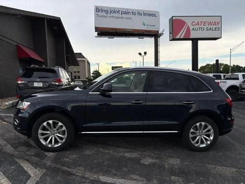 Blue 2017 Audi Q5 2.0T Premium