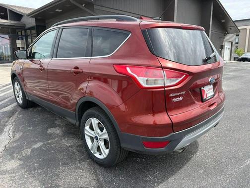 Ruby Red Metallic Tinted Clearcoat 2016 Ford Escape SE