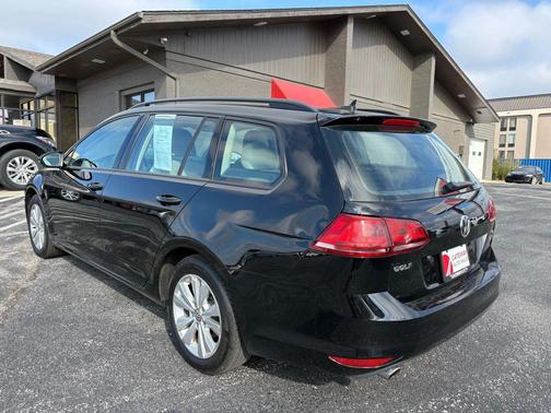 2017 Volkswagen Golf SportWagen TSI S