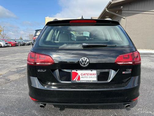 2017 Volkswagen Golf SportWagen TSI S