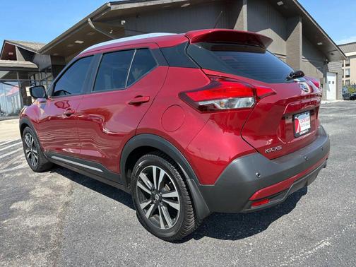 2020 Nissan Kicks SR