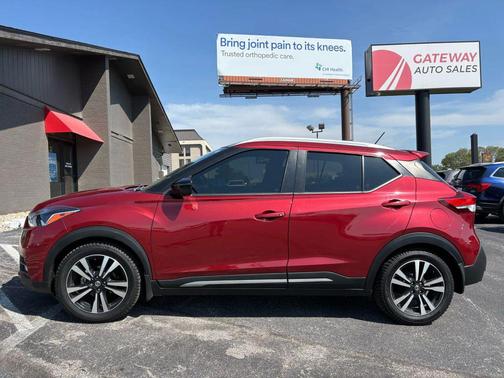 2020 Nissan Kicks SR