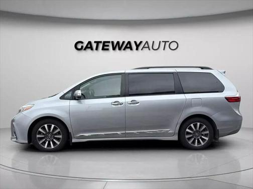 2018 Toyota Sienna Limited Premium
