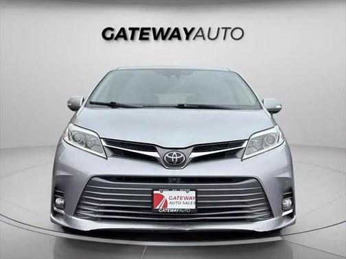 2018 Toyota Sienna Limited Premium