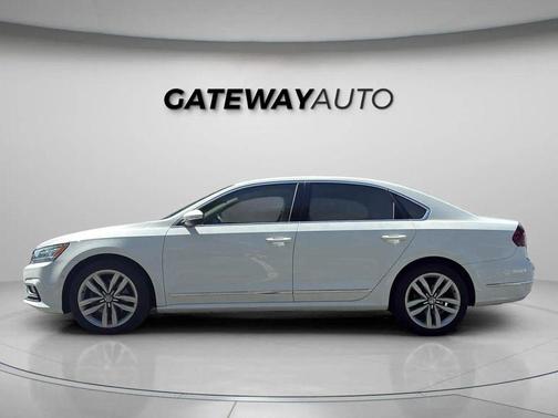 2017 Volkswagen Passat 1.8T SEL Premium