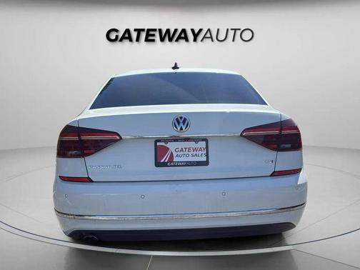 2017 Volkswagen Passat 1.8T SEL Premium