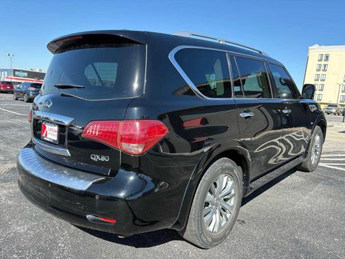 2017 INFINITI QX80 Base