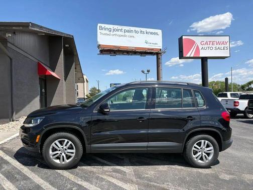 Deep Black Pearl 2015 Volkswagen Tiguan Auto S