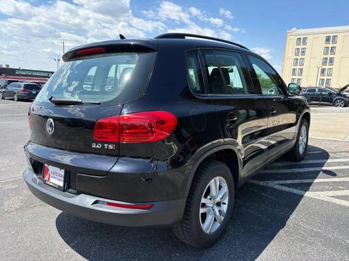 Deep Black Pearl 2015 Volkswagen Tiguan Auto S